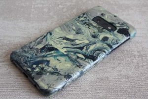 Handyhüllen-Upcycling im Marmor-Stil - Anleitung