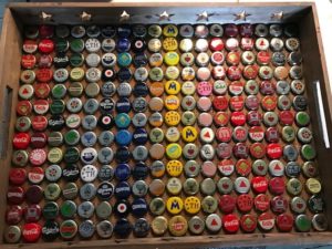 Tablett mit Kronkorken - perfektes Upcycling